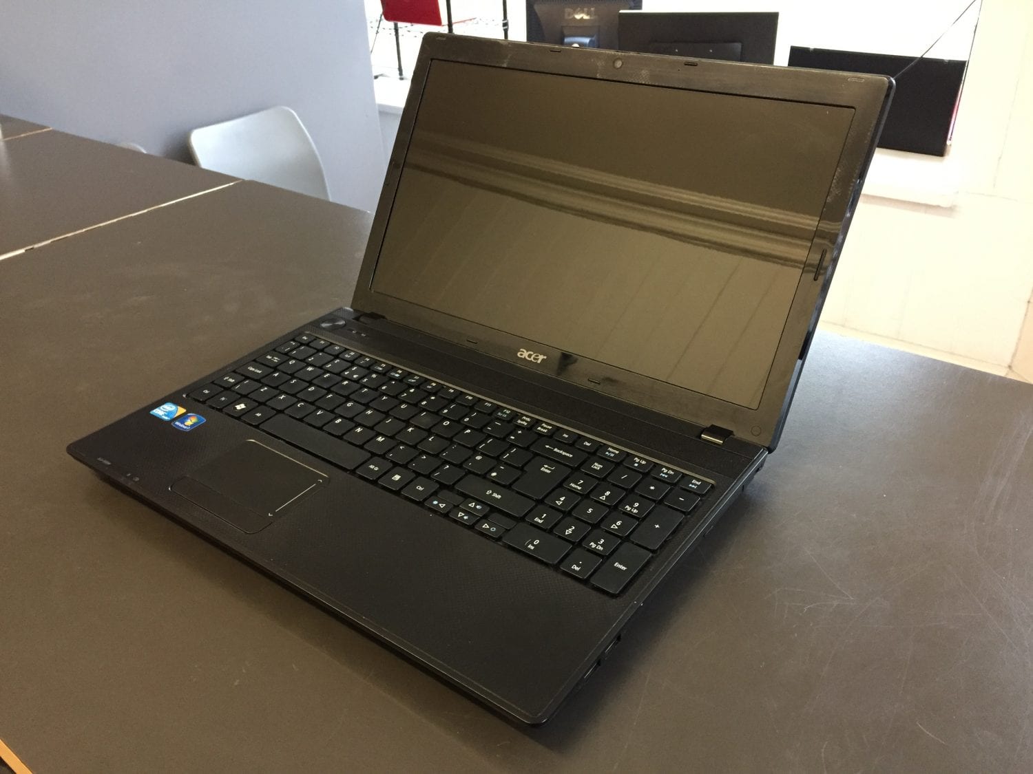 Acer aspire 5742 pew71 не включается